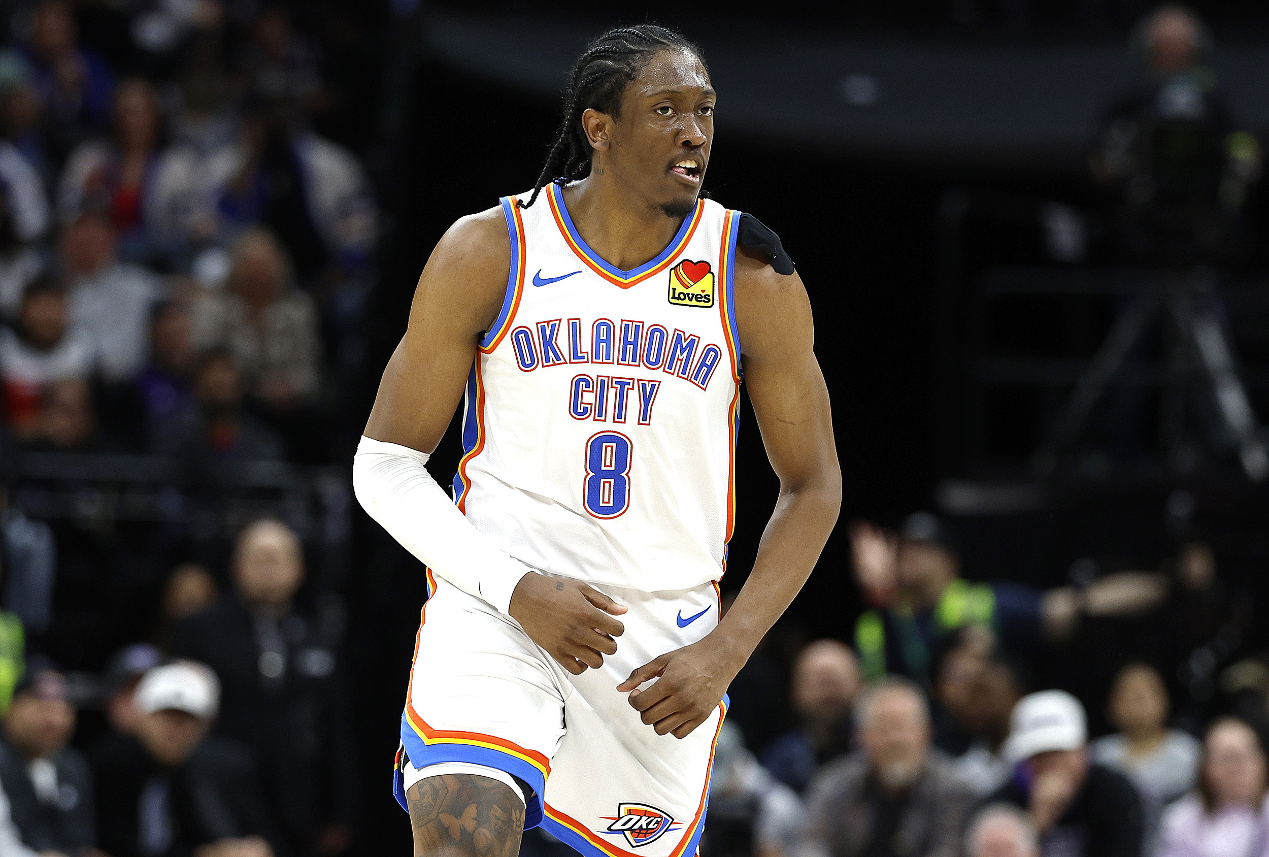 华体会-杰威34分生涯新高！队史首位在分区决赛砍下30+且命中5+三分球员