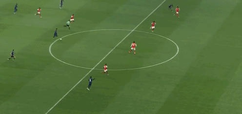 华体会官方-⚽法国杯半场：巴尔科拉3分钟梅开二度，巴黎圣日耳曼3-0兰斯