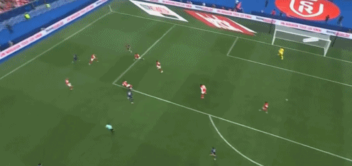 华体会官方-⚽法国杯半场：巴尔科拉3分钟梅开二度，巴黎圣日耳曼3-0兰斯