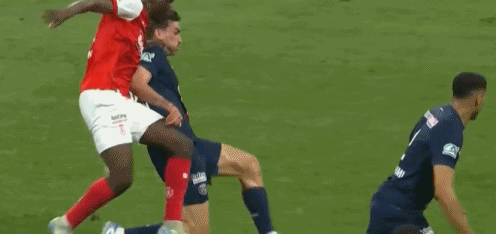 华体会官方-⚽法国杯半场：巴尔科拉3分钟梅开二度，巴黎圣日耳曼3-0兰斯