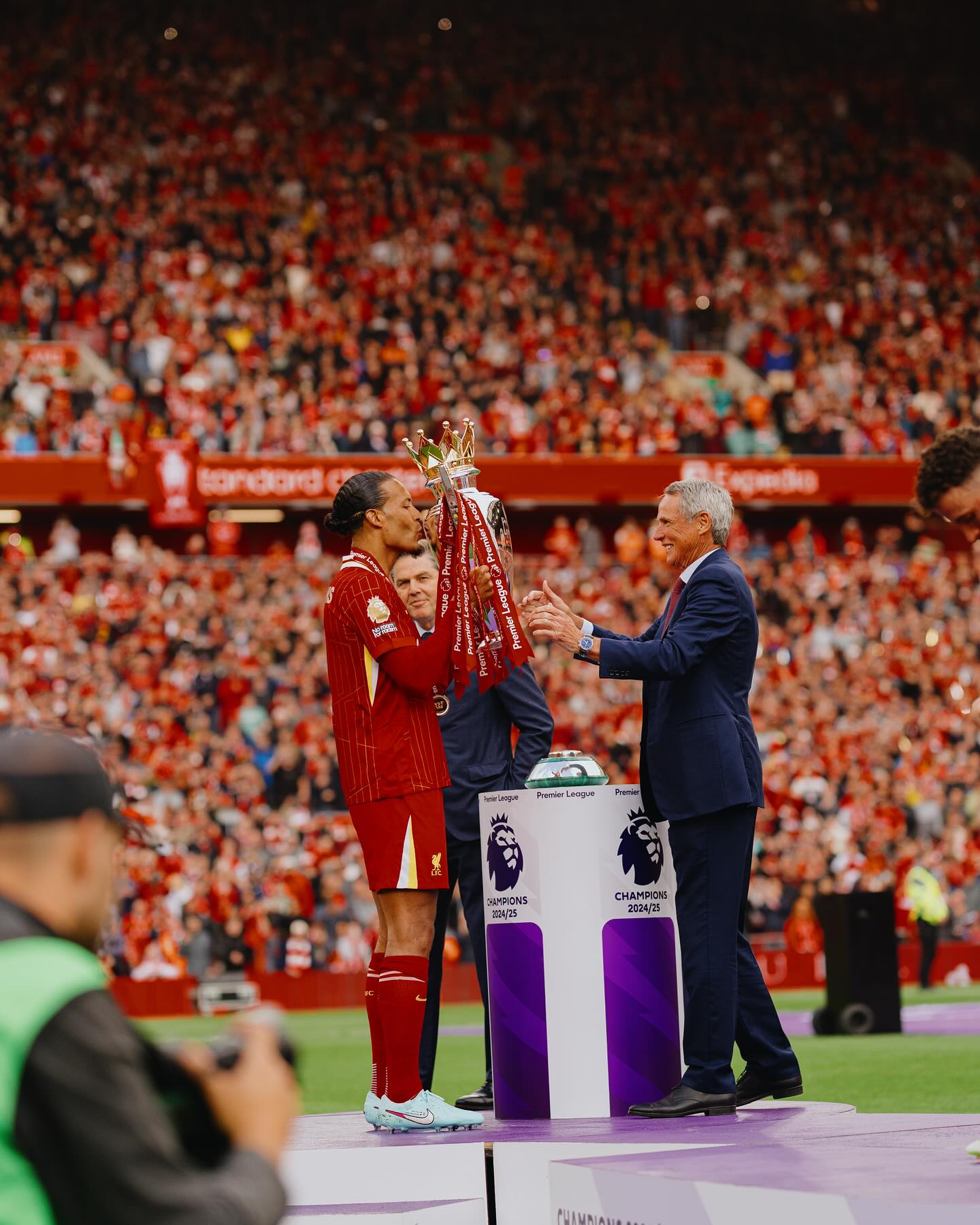 华体会官方-范戴克：这是一个不可思议的赛季，让我们一起庆祝吧