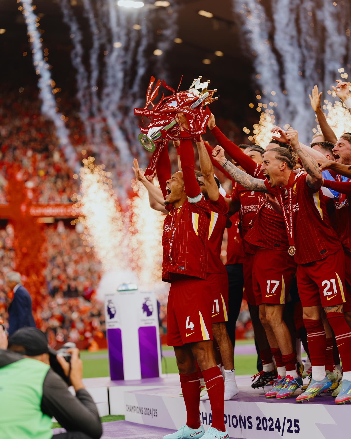 华体会官方-范戴克：这是一个不可思议的赛季，让我们一起庆祝吧