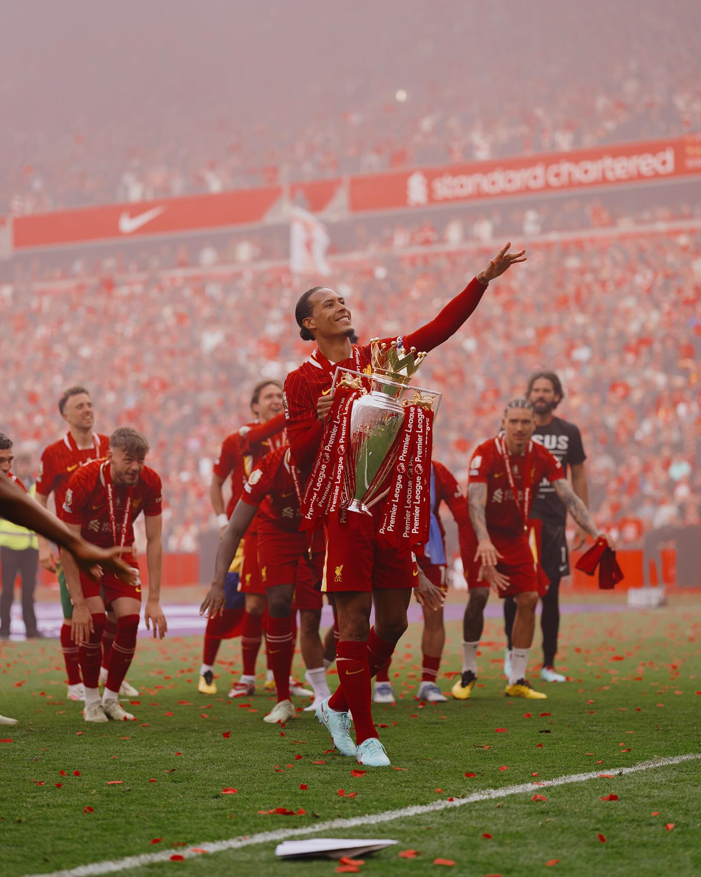 华体会官方-范戴克：这是一个不可思议的赛季，让我们一起庆祝吧