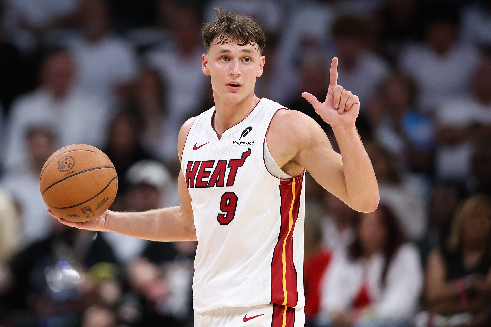 华体会官方-斯波称拉松完美执行球队战术，关键时刻发挥出色且潜力持续提升