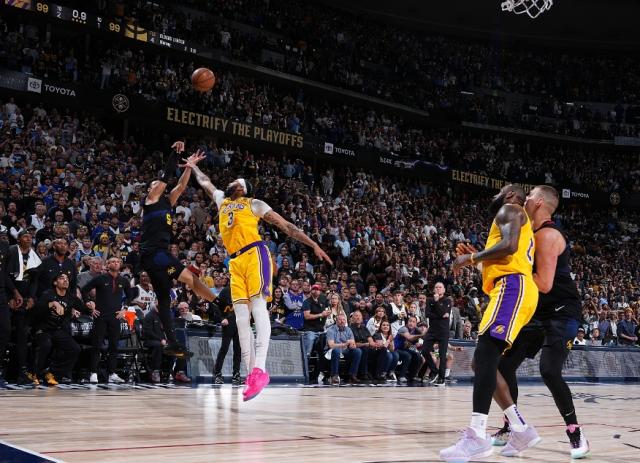 华体会hth-穆雷漂移后仰一剑封喉 湖人最后心理防线被他击穿