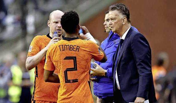 华体会官方-别去曼联！这位被范加尔劝告的荷兰新星是啥情况？