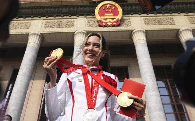 面对美国众议员挑衅，谷爱凌回击：代表中国，能创造最大正面影响|冬奥会|米兰冬奥|米兰冬奥会|夏季奥林匹克运动会|自由式滑雪_新浪体育_新浪新闻