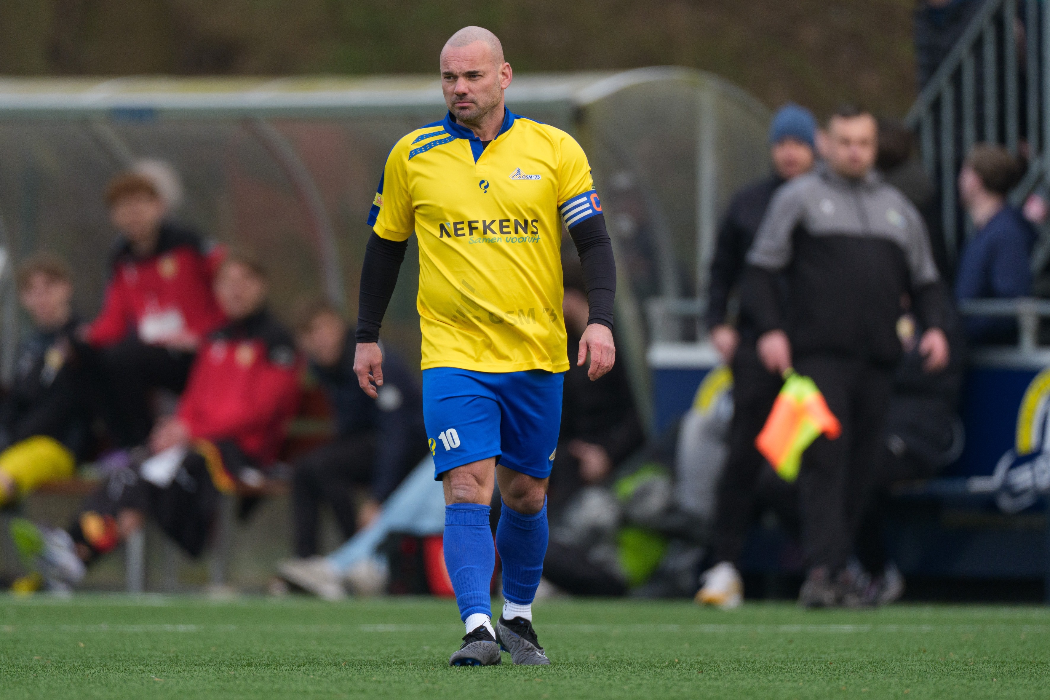 参加真人秀减重10公斤！41岁斯内德业余联赛复出，球队助教是他哥